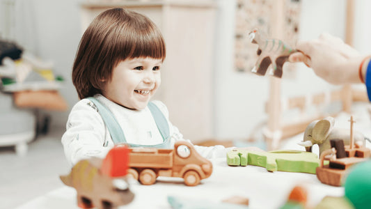 7 Tipps zur Auswahl sicherer Spielzeuge für Babys & Kleinkinder - derkleinefratz.de