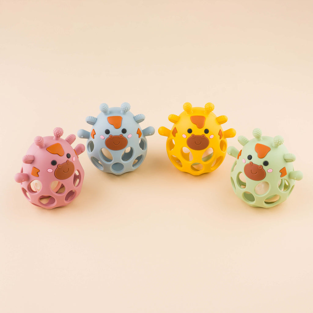 BeißGiraffe mit Rasselball