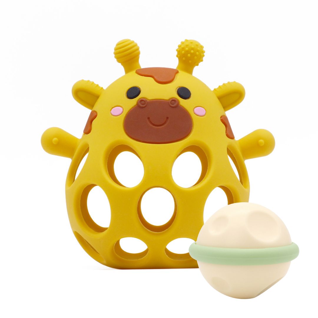 BeißGiraffe mit Rasselball